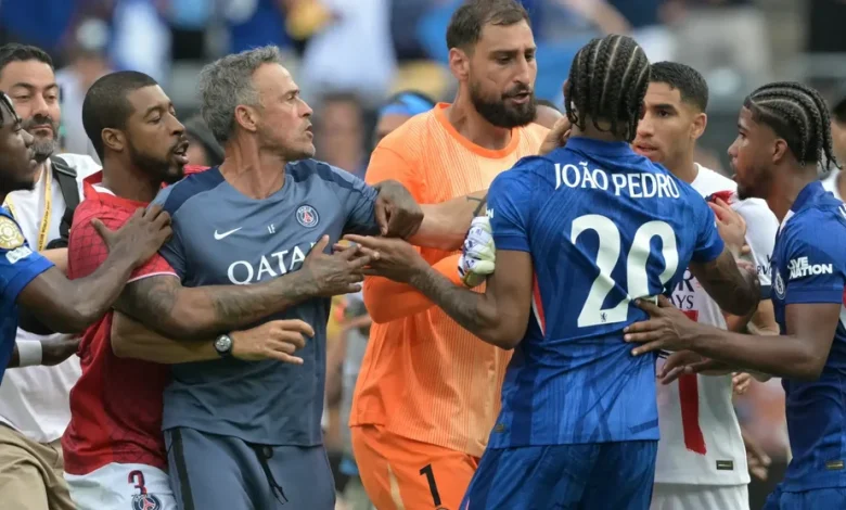 إنريكي يواجه خطر الإيقاف بعد ضربه لاعب تشيلسي في نهائي كأس العالم للأندية