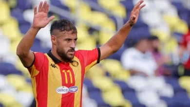اللاعب الجزائري يوسف بلايلي في قبضة الشرطة الفرنسية بعد مشاجرة جوية مثيرة