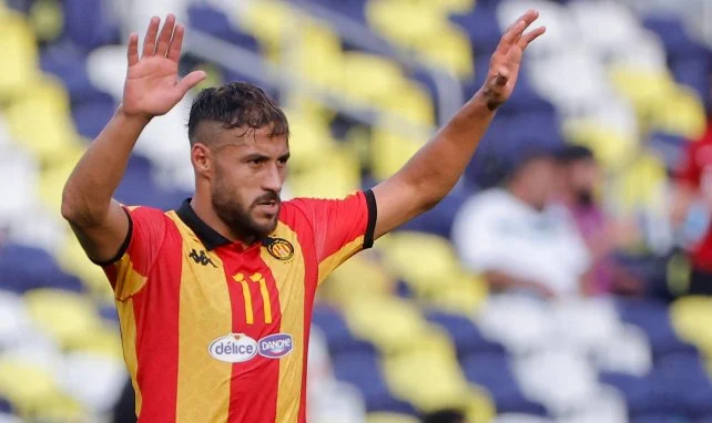 اللاعب الجزائري يوسف بلايلي في قبضة الشرطة الفرنسية بعد مشاجرة جوية مثيرة