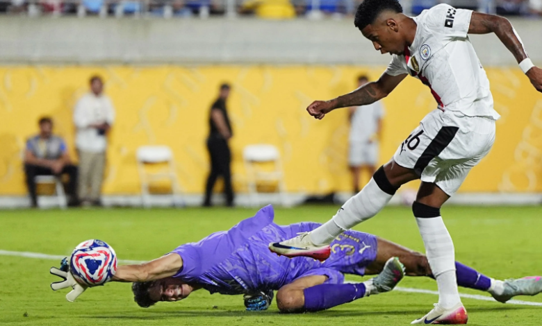 إنقاذ "بونو" حديث العالم بعد مباراة الهلال والسيتي