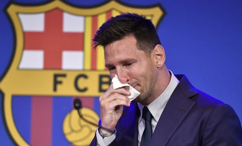 عودة ميسي إلى برشلونة من جديد.. هل تتعثر بسبب خلافاته مع لابورتا؟