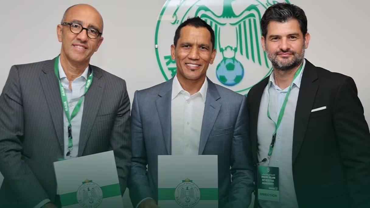 فادلو دافيدز يبدأ مهامه مع الرجاء الرياضي استعدادا لمباراة الدفاع الحسني الجديدي